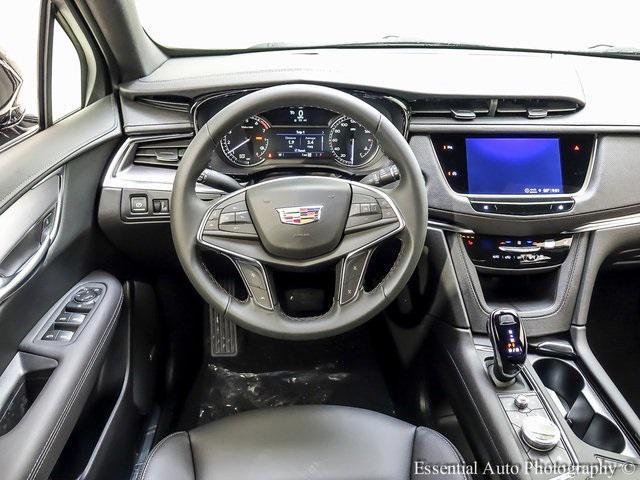 new 2025 Cadillac XT5 car, priced at $49,184