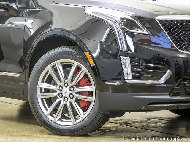 new 2025 Cadillac XT5 car, priced at $60,130