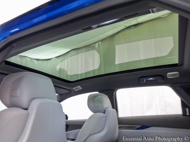 new 2025 Cadillac OPTIQ car, priced at $60,089