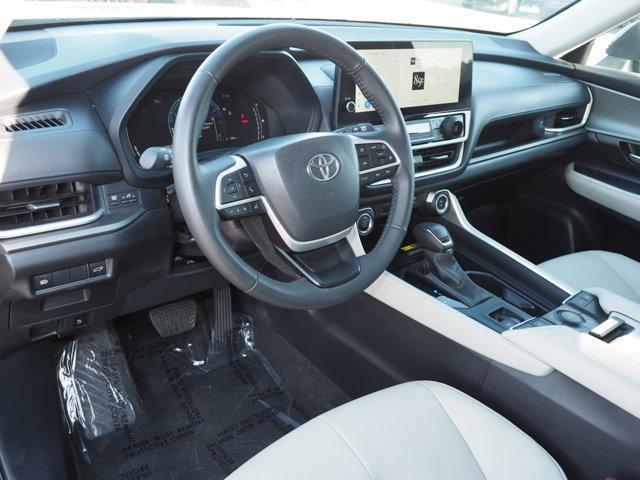 used 2025 Toyota Highlander car, priced at $53,405