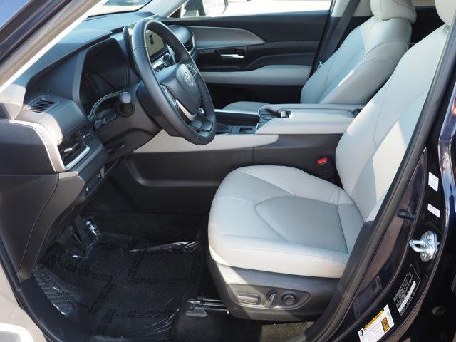 used 2025 Toyota Highlander car, priced at $53,405