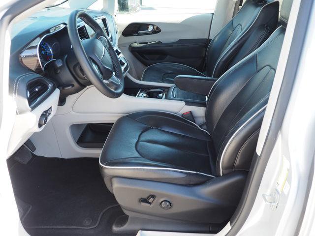 used 2023 Chrysler Pacifica Hybrid car, priced at $29,185