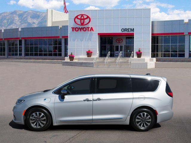 used 2023 Chrysler Pacifica Hybrid car, priced at $29,185