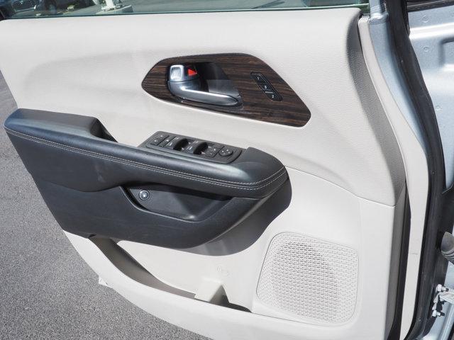 used 2023 Chrysler Pacifica Hybrid car, priced at $29,185