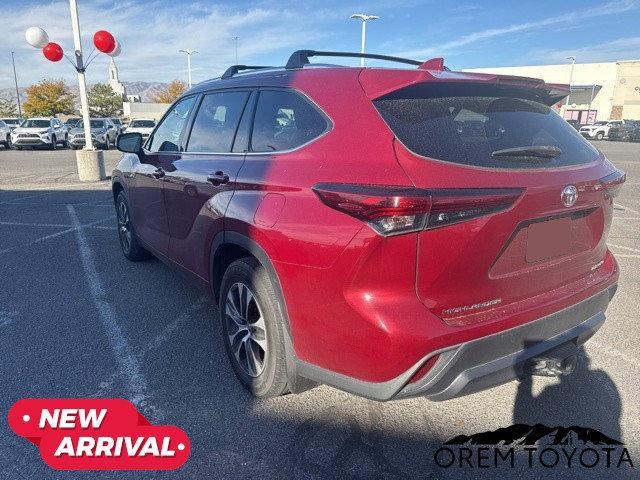 used 2021 Toyota Highlander car, priced at $35,736
