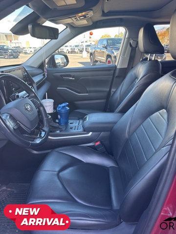 used 2021 Toyota Highlander car, priced at $35,736