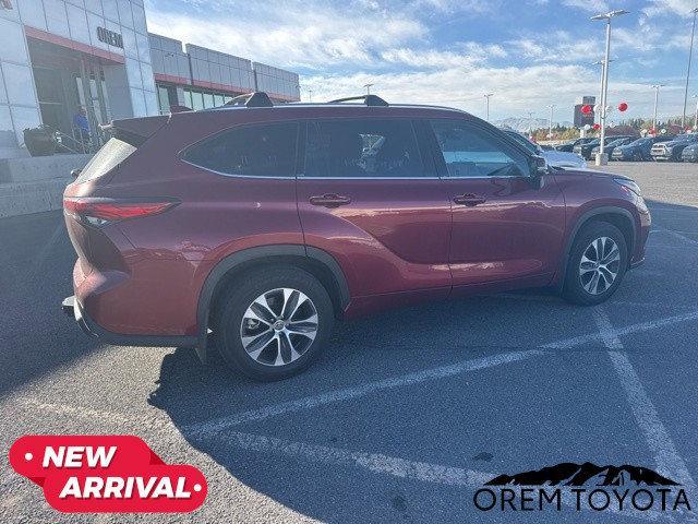used 2021 Toyota Highlander car, priced at $35,736