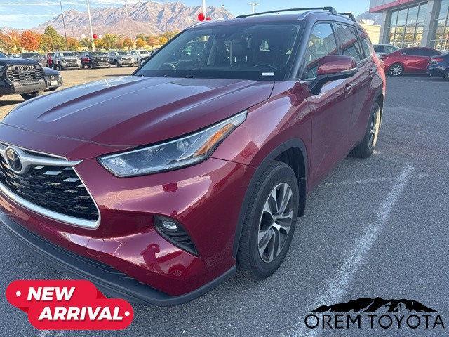 used 2021 Toyota Highlander car, priced at $35,736