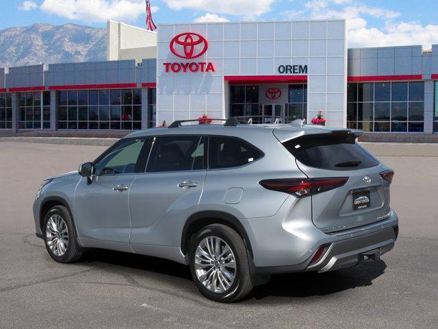 used 2025 Toyota Highlander car, priced at $55,015