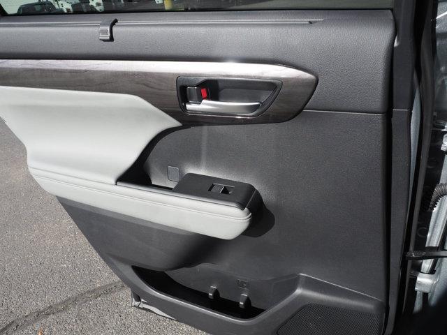 used 2025 Toyota Highlander car, priced at $55,015