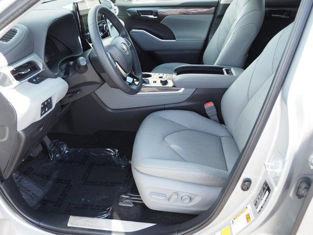 used 2025 Toyota Highlander car, priced at $55,015