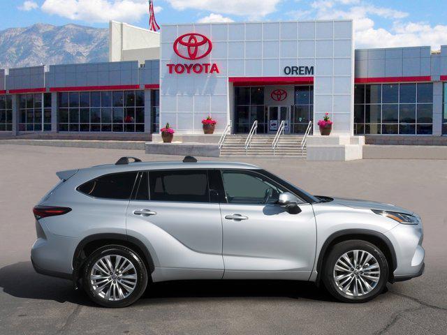 used 2025 Toyota Highlander car, priced at $55,015
