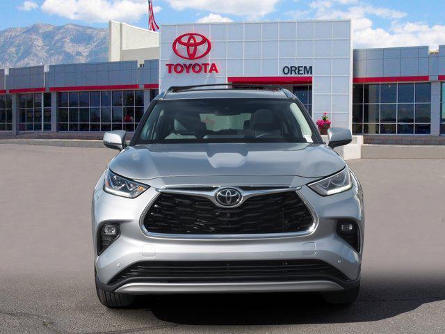 used 2025 Toyota Highlander car, priced at $55,015