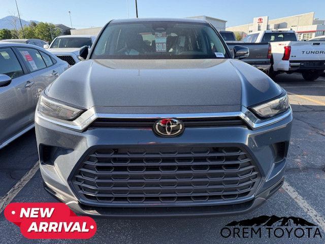 used 2025 Toyota Highlander car, priced at $47,422