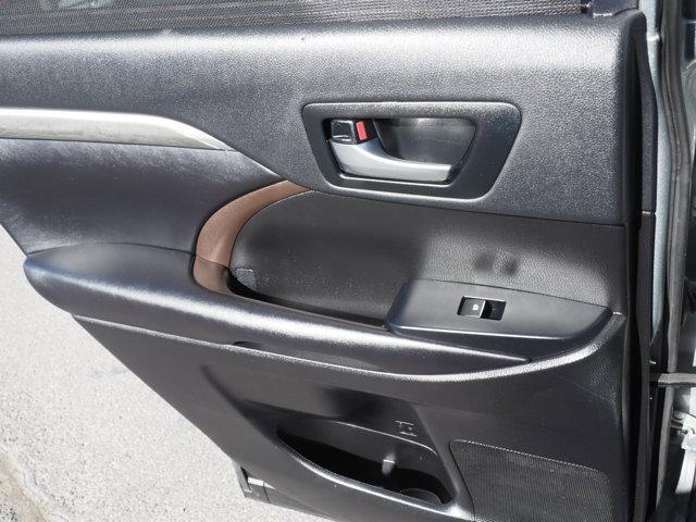 used 2019 Toyota Highlander car, priced at $32,797