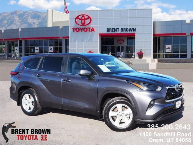 used 2023 Toyota Highlander car, priced at $34,998