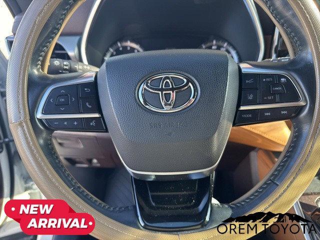used 2020 Toyota Highlander car, priced at $35,061