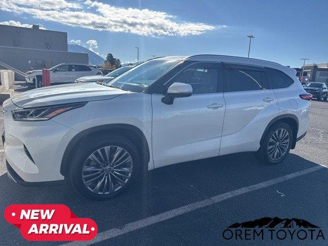 used 2020 Toyota Highlander car, priced at $35,061