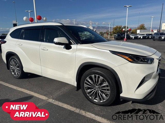 used 2020 Toyota Highlander car, priced at $35,061