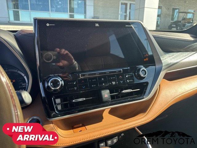 used 2020 Toyota Highlander car, priced at $35,061