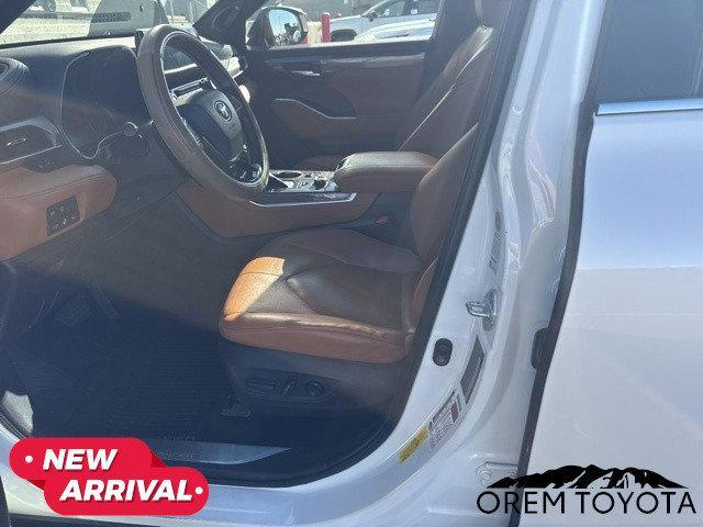 used 2020 Toyota Highlander car, priced at $35,061