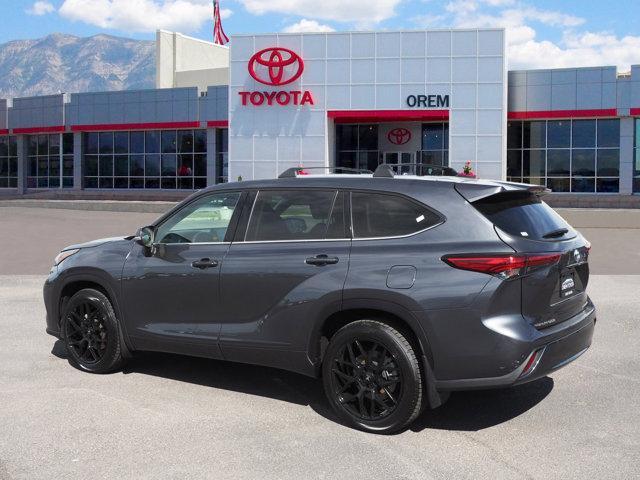 used 2020 Toyota Highlander car, priced at $39,991