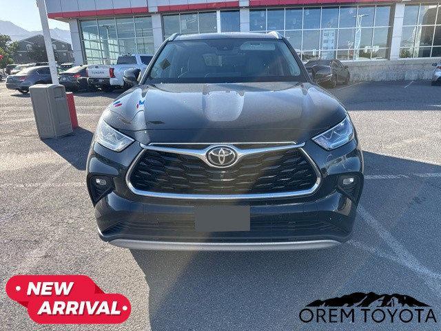 used 2020 Toyota Highlander car, priced at $34,243