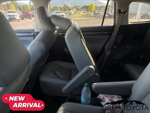 used 2020 Toyota Highlander car, priced at $34,243