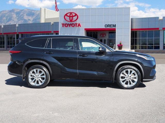 used 2023 Toyota Highlander car, priced at $48,105
