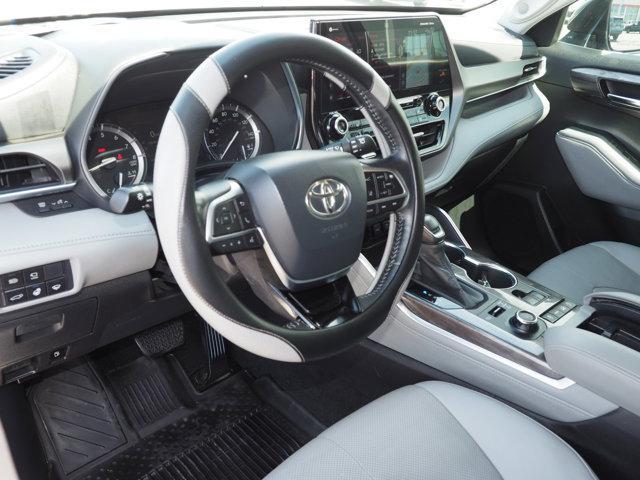 used 2020 Toyota Highlander car, priced at $31,794