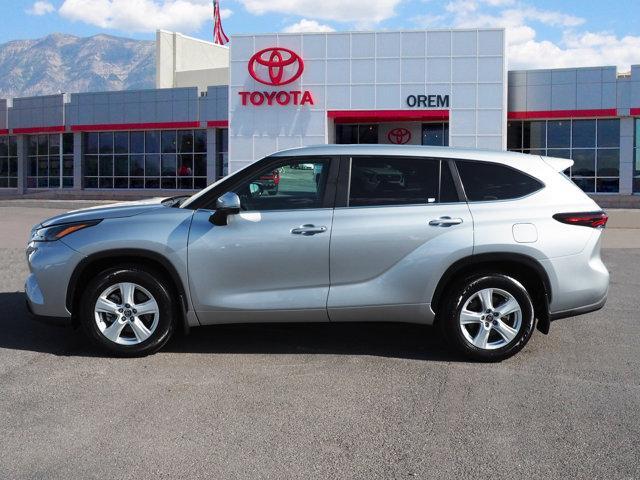 used 2024 Toyota Highlander car, priced at $40,314