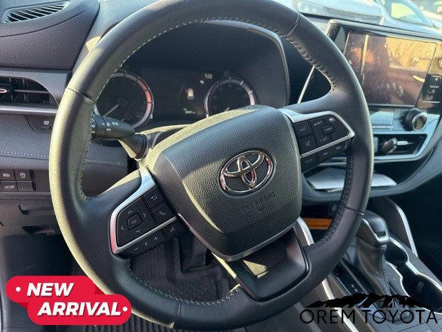 used 2024 Toyota Highlander car, priced at $40,897