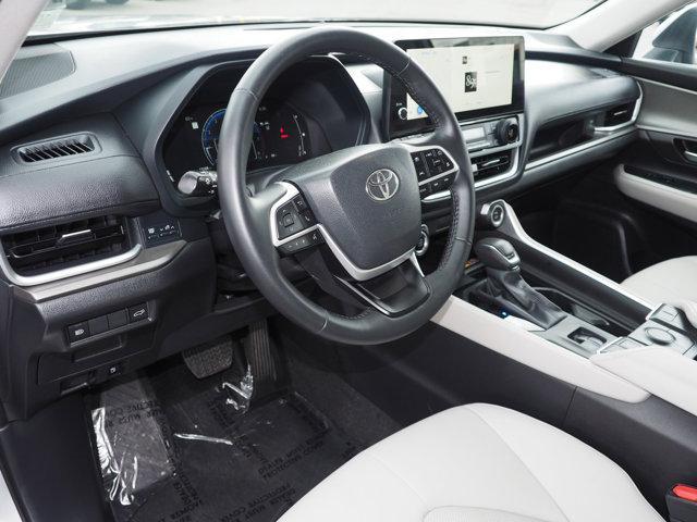 used 2025 Toyota Highlander car, priced at $53,373