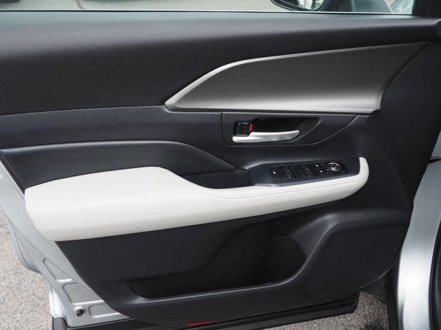 used 2025 Toyota Highlander car, priced at $53,373