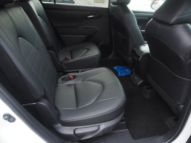 new 2026 Toyota Highlander car, priced at $48,363