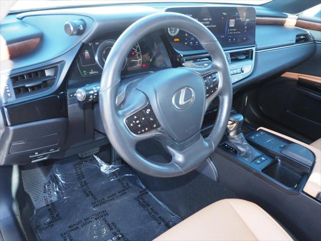 used 2022 Lexus ES 300h car, priced at $35,990