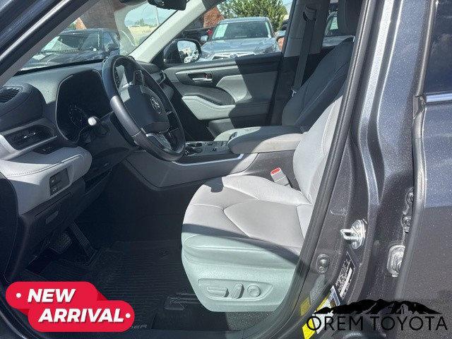 used 2020 Toyota Highlander Hybrid car, priced at $37,211