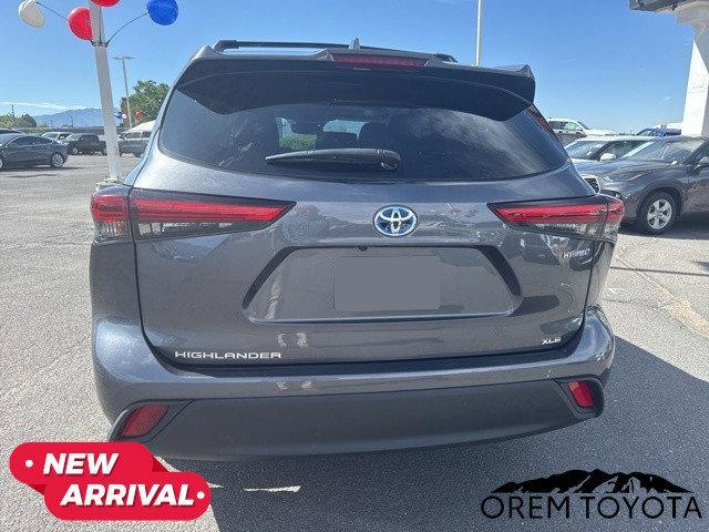 used 2020 Toyota Highlander Hybrid car, priced at $37,211