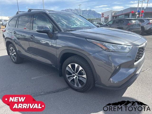 used 2020 Toyota Highlander Hybrid car, priced at $37,211