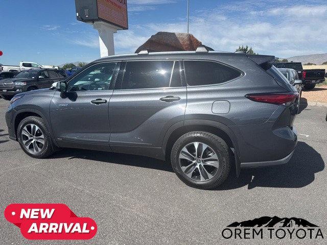 used 2020 Toyota Highlander Hybrid car, priced at $37,211