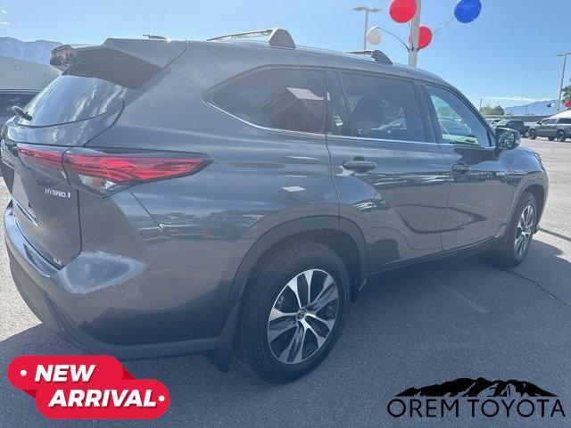 used 2020 Toyota Highlander Hybrid car, priced at $37,211