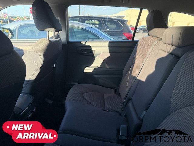 used 2024 Toyota Highlander car, priced at $40,590