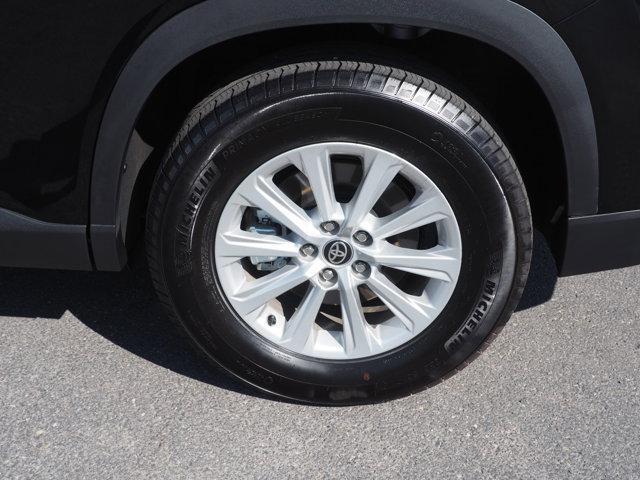 used 2025 Toyota Highlander car, priced at $53,449