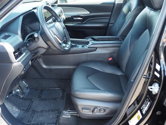 used 2025 Toyota Highlander car, priced at $53,449