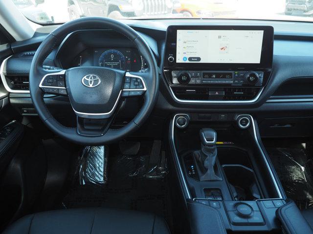 used 2025 Toyota Highlander car, priced at $53,449