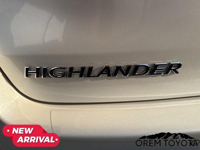 used 2017 Toyota Highlander car, priced at $22,797