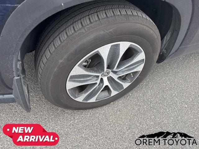 used 2021 Toyota Highlander Hybrid car, priced at $26,232