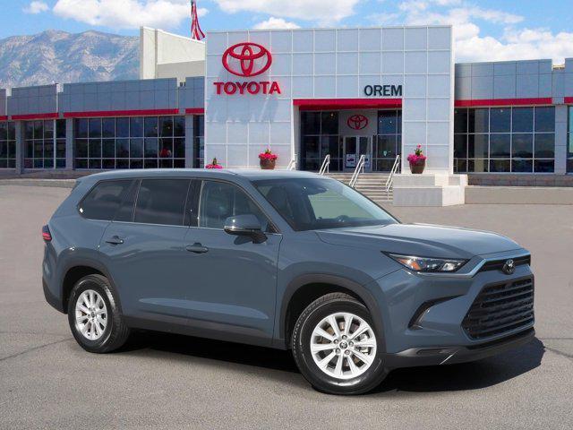 used 2025 Toyota Highlander car, priced at $53,337