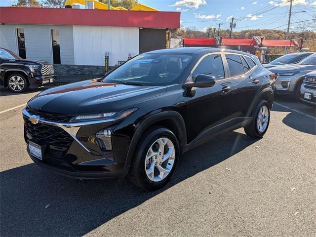 used 2024 Chevrolet Trax car, priced at $17,990