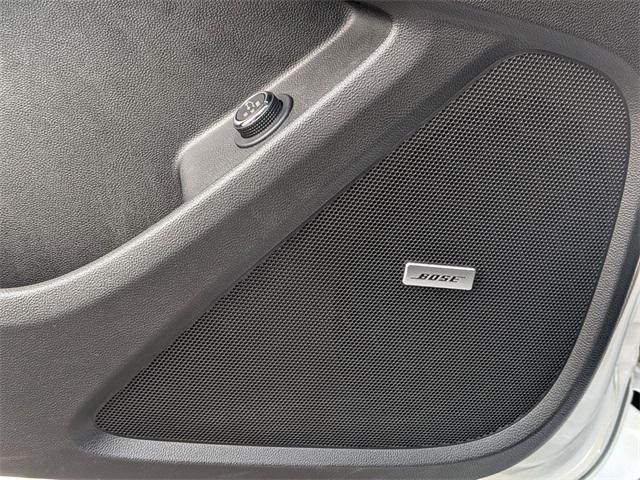 used 2022 Chevrolet Traverse car, priced at $35,200
